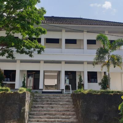 Gedung B / Ruang Prodi / LP2M / Pelayanan